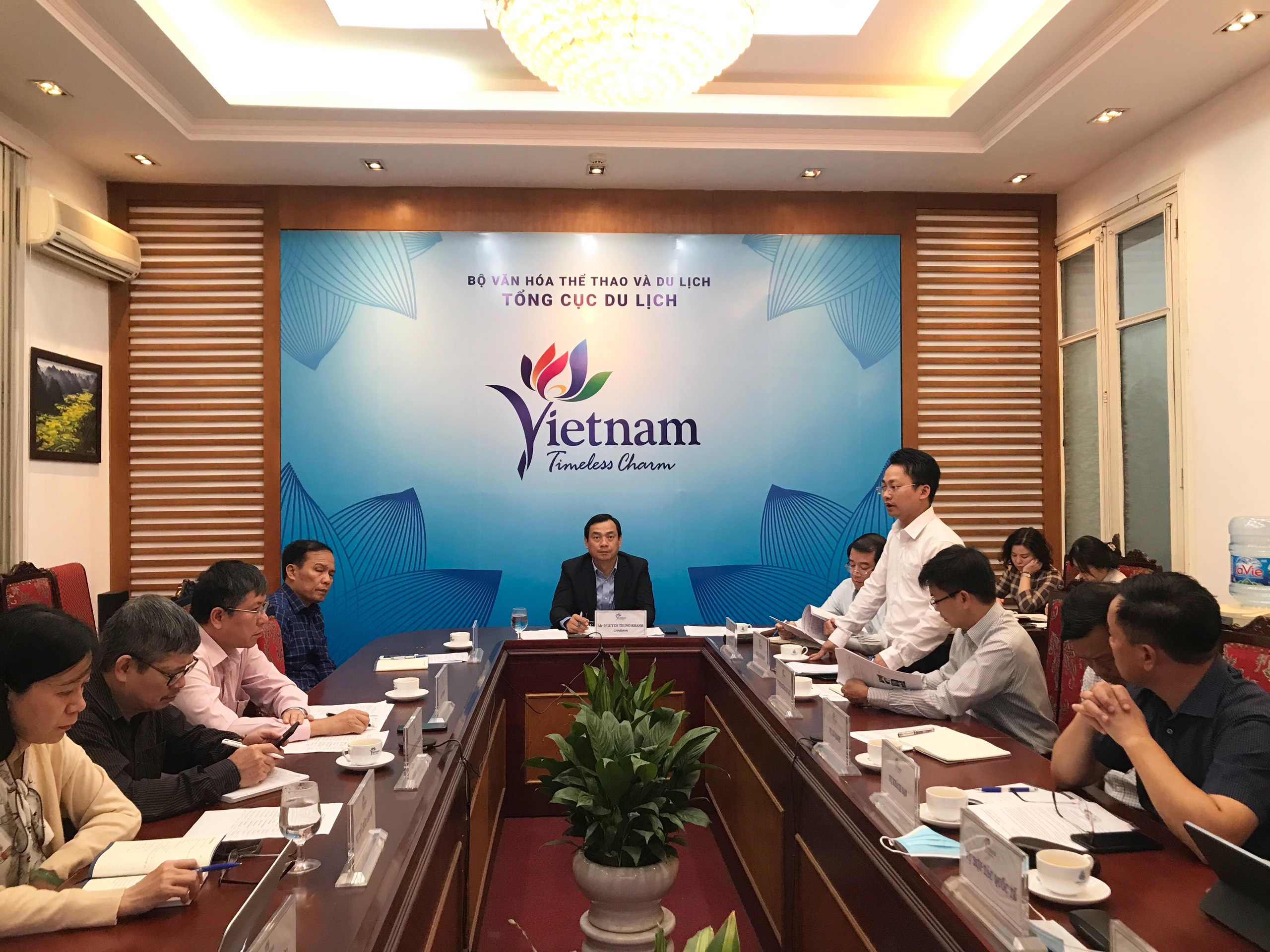 Phó Giám đốc Sở Du lịch Hà Nội – Trần Trung Hiếu phát biểu tại phiên họp